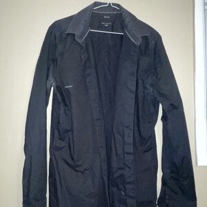 Plain black RW&Co fitted dress shirt 👔